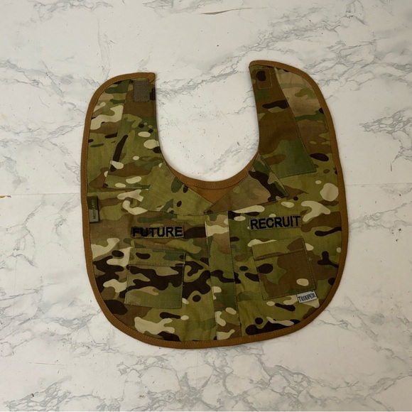 tiny troop Other - Tiny Trooper Army Future Recruit Baby Bib Camo Camoflauge Cotton Green C2​